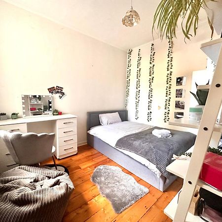 A Lovely Guest Room In West London Ngoại thất bức ảnh