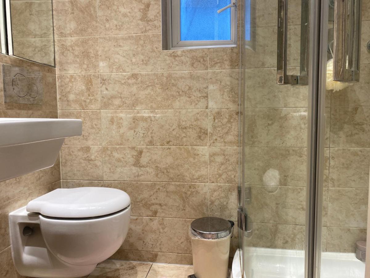 A Lovely Guest Room In West London Ngoại thất bức ảnh